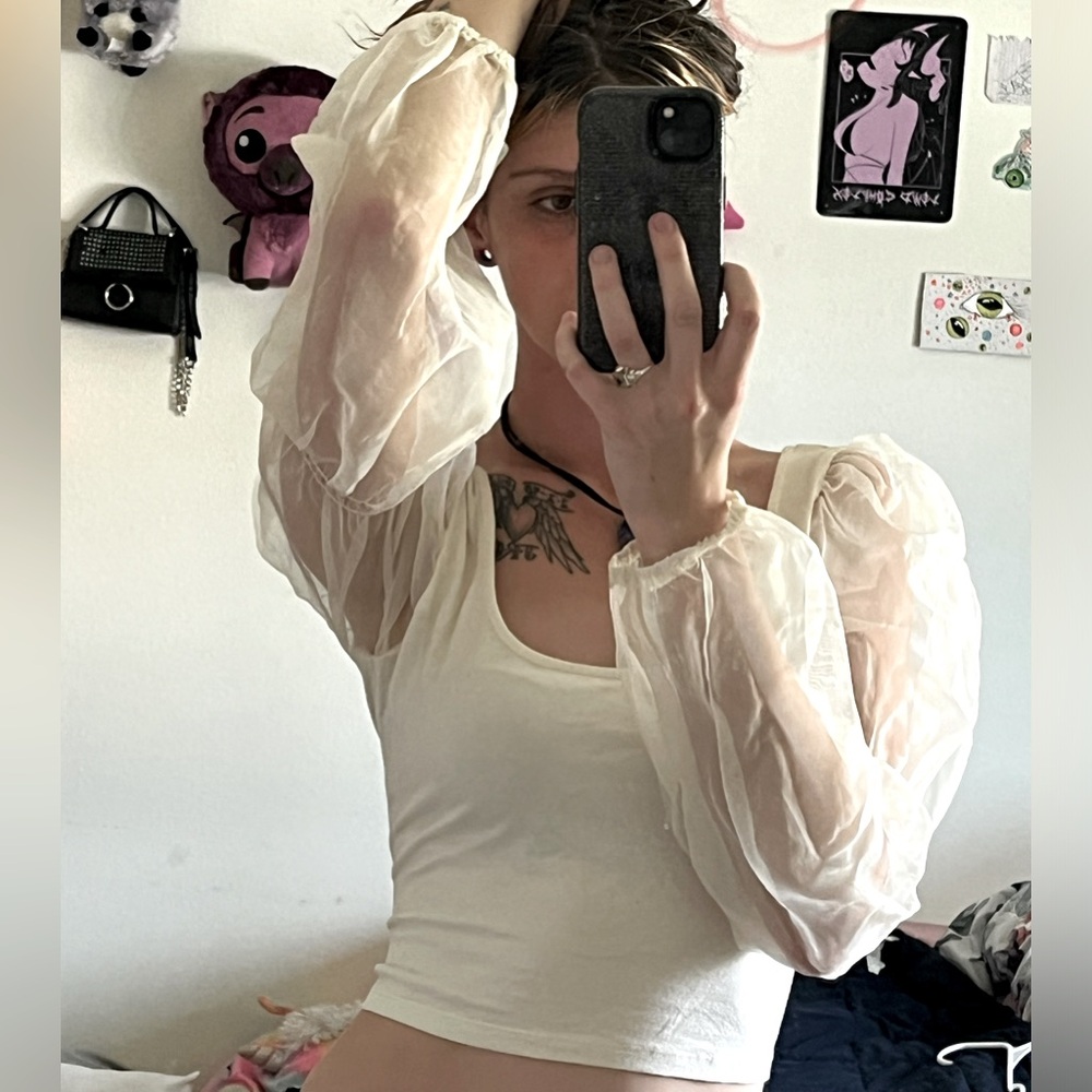 Wild fable white puff arm top